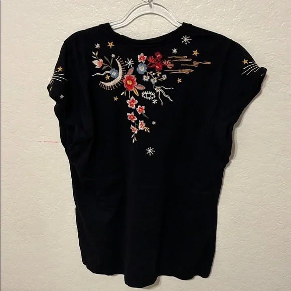 🐢JOHNNY WAS Lisa’s Embroidered Black Floral print cotton knit v neck size M GUC - Picture 9 of 9